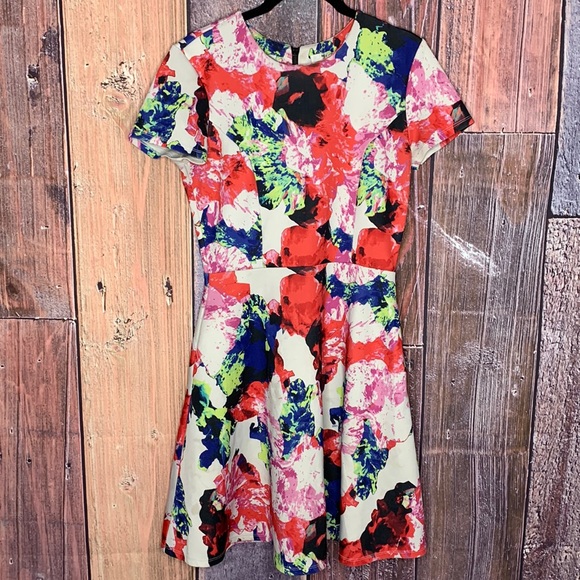 Milly Dresses & Skirts - Milky Design Nation Short Sleeve Floral Knit Skater Dress